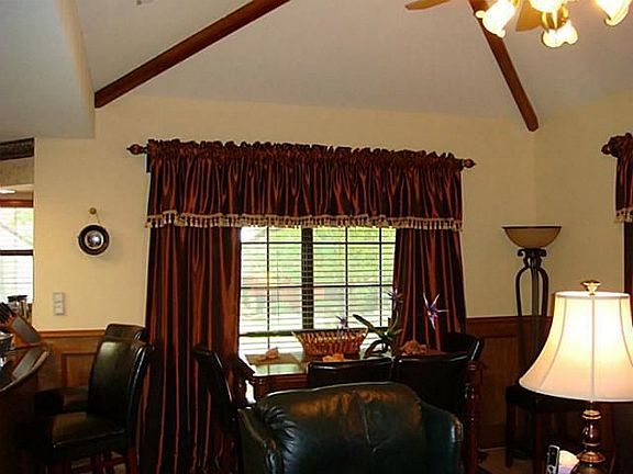 5th image of 10158 Meadowcrest Dr