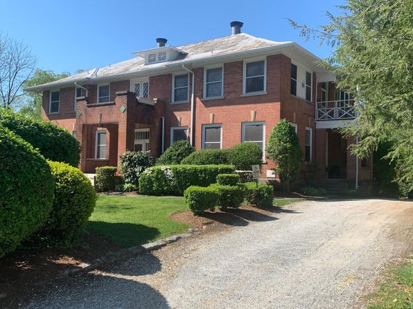 1225 Highland Ave #9