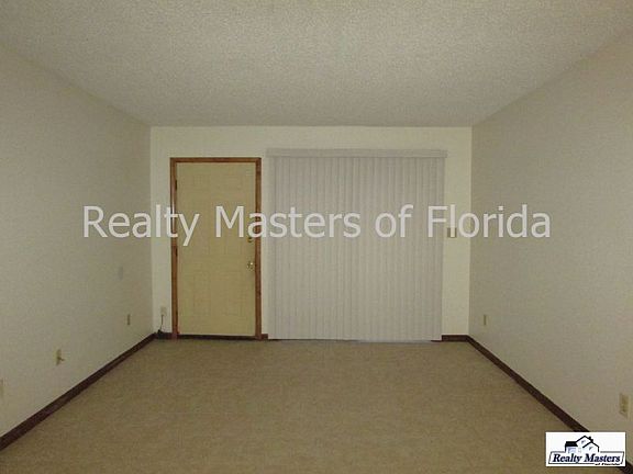 3rd image of 3398 Green Briar Cir APT A