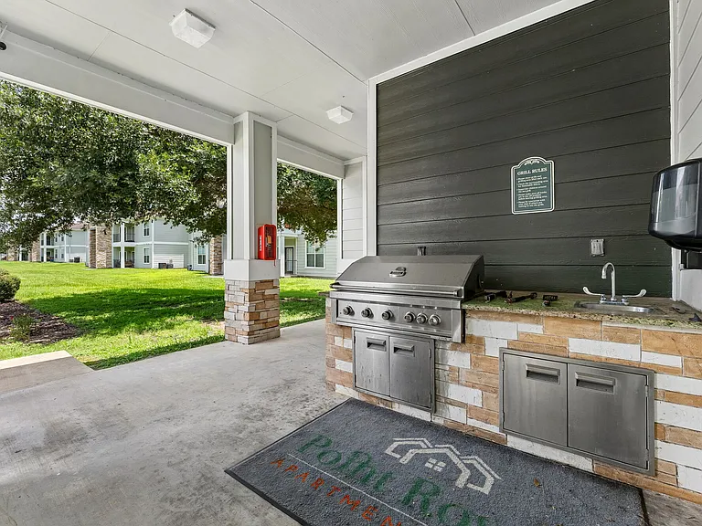 Point Royale Apartments — Photo 27