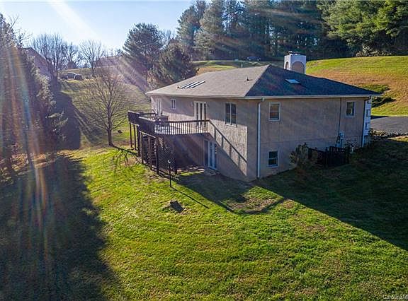 5th image of 71 Beaumont Dr