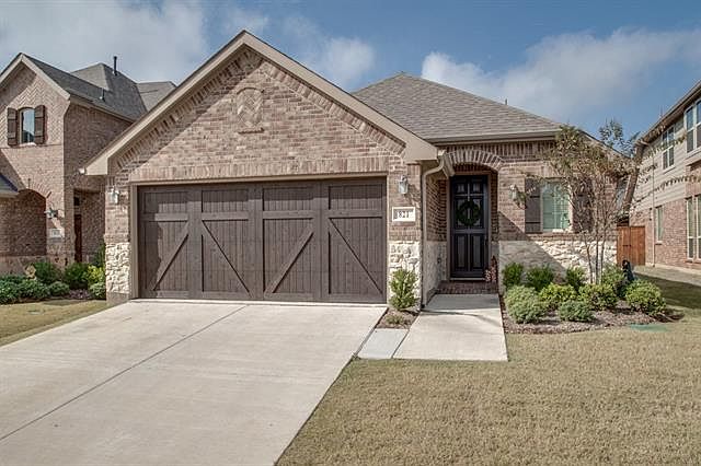 1st image of 821 Montgomery Way