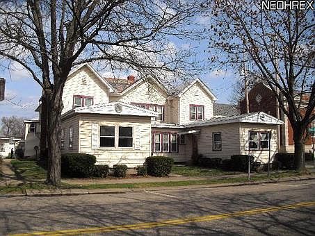 1st image of 131 Fair Ave NE
