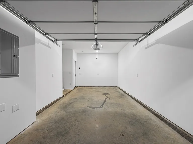 2624 S Main St #14 — Photo 30