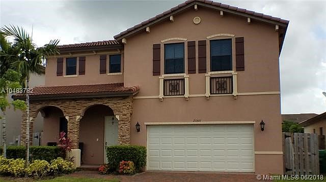 Built in 2014, this Turnkey Residence is ready to move in!