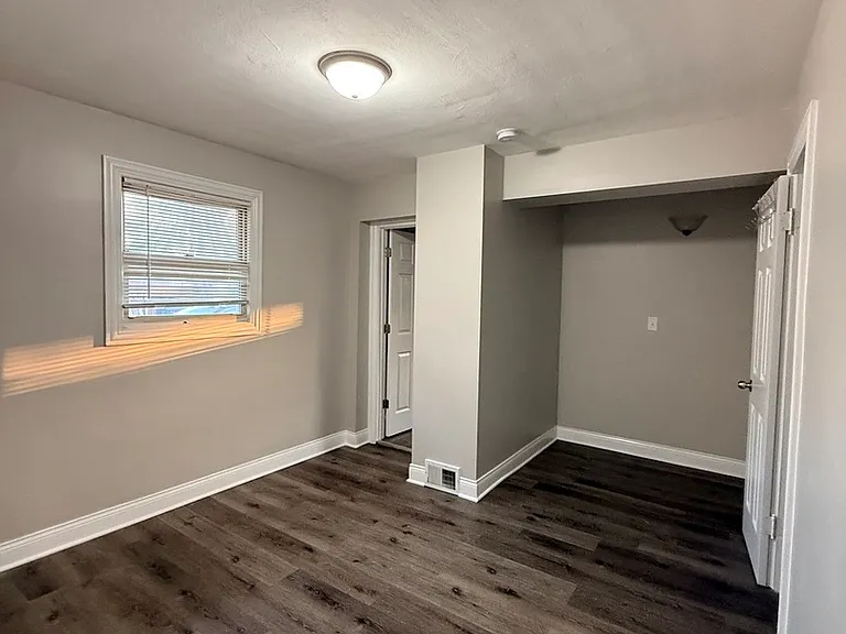 17002 Greenbay Ave — Photo 6