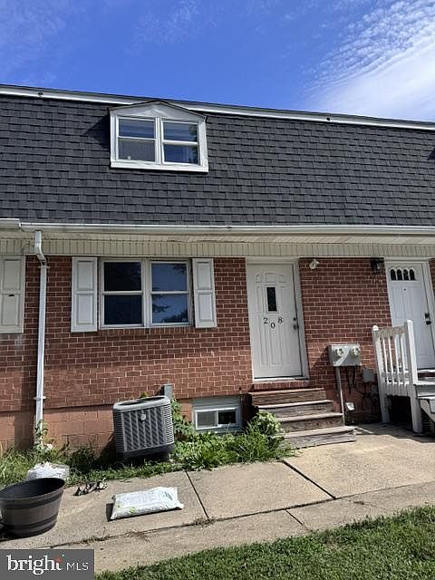 1st image of 208 Aster Ln