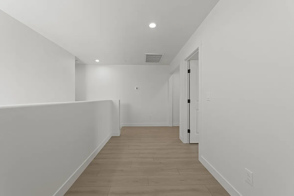 Building Photo - 2565 Lexington St #2565