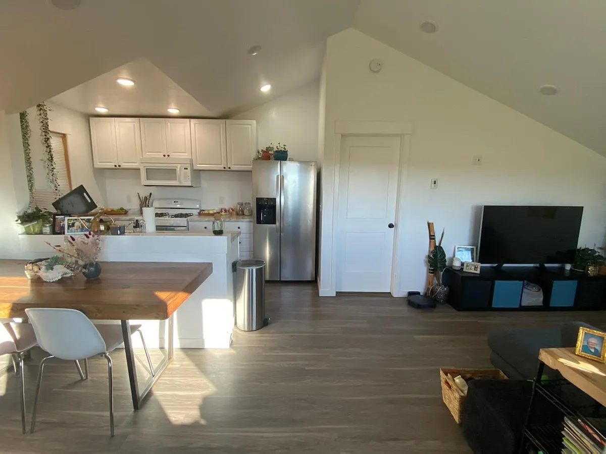 Building Photo - Cattails Ct