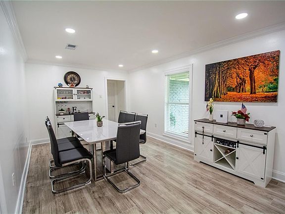 5th image of 167 Southpark Dr