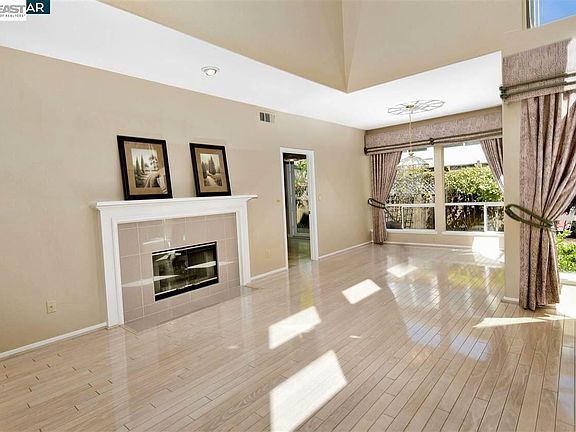 2nd image of 331 Jade Ct