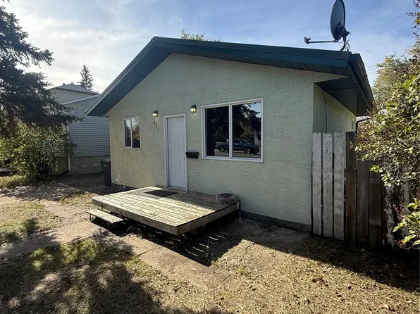 871 110th Street, North Battleford, SK S9A 2G9