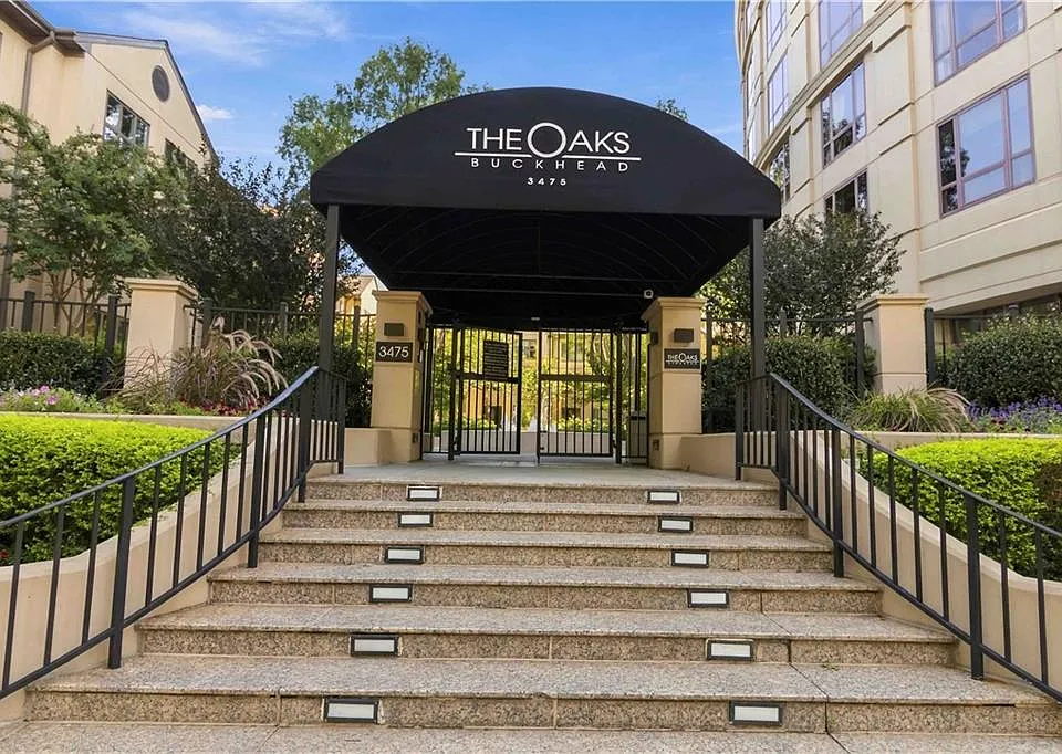 3475 Oak Valley Rd NE #140