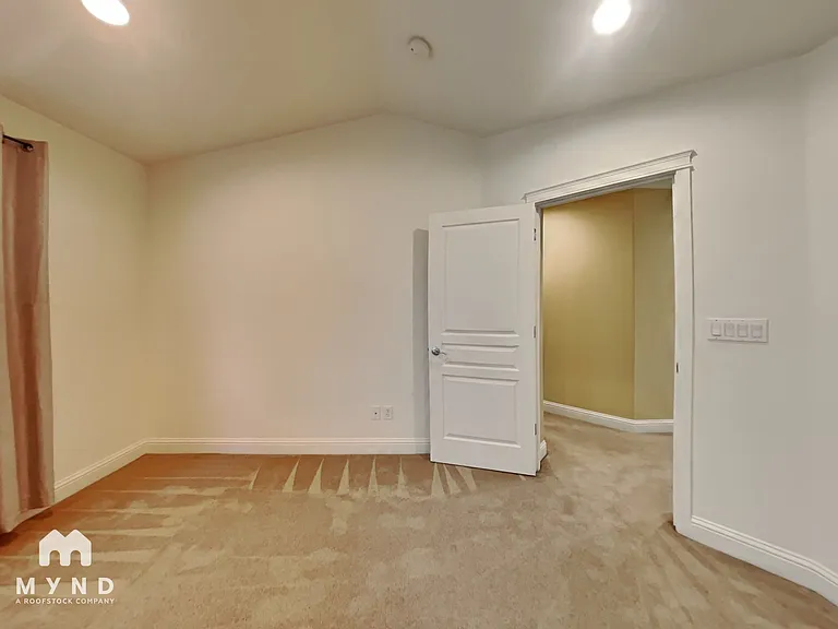 4698 NE Beaumead Ln — Photo 15