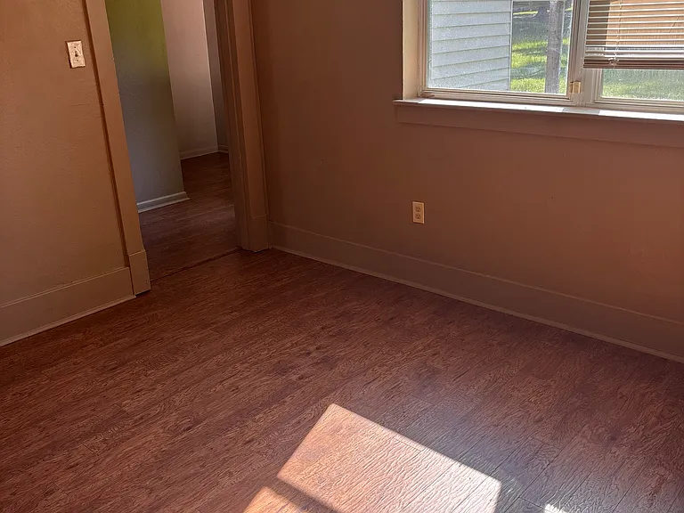300 Rose Ln — Photo 25