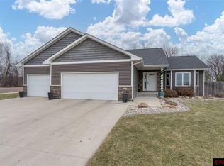 839 Fieldcrest Dr, Mankato, MN 56001