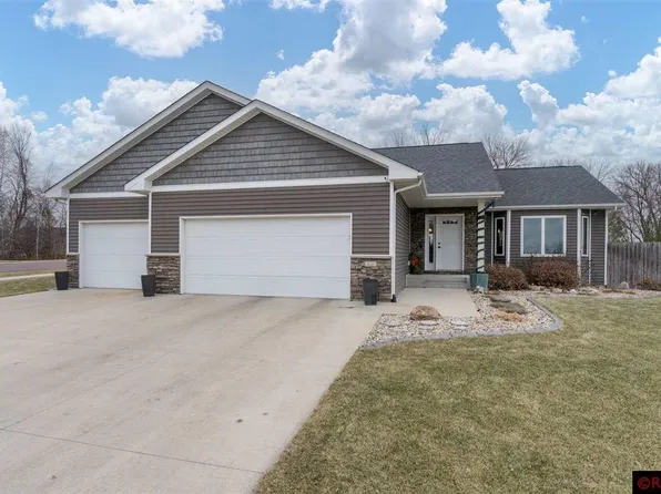 839 Fieldcrest Dr, Mankato, MN 56001