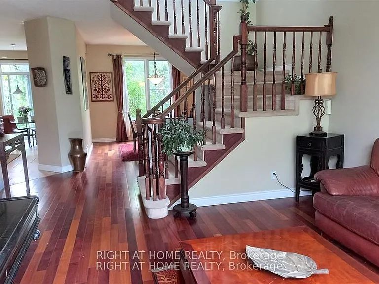 142 Windhurst Dr — Photo 9