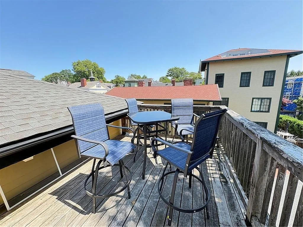 2 bed, 2.0 bath, 1241 sqft, $3,200 — Photo 2
