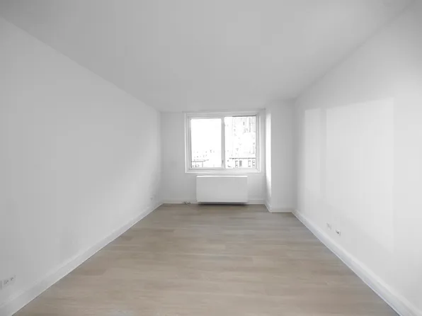 424 West End Avenue image 5 of 15