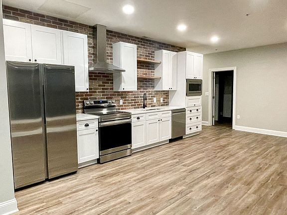 3rd image of 512 E Minnesota St APT 201