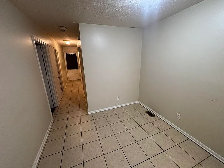 1816 Chatsworth Dr #A — Photo 4