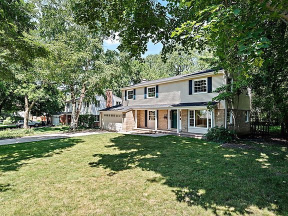 2nd image of 404 W Witchwood Ln