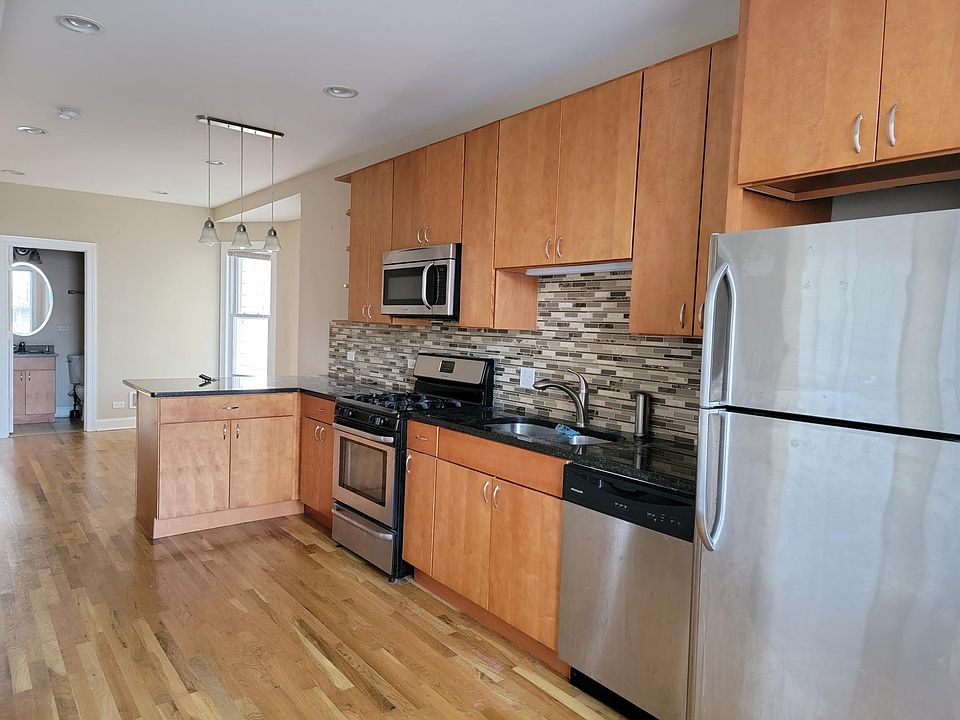 1st image of 3035 N Elbridge Ave #2