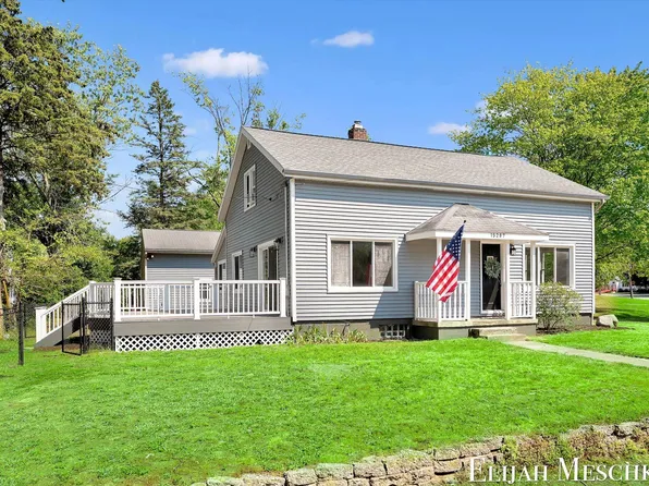 15287 Krueger St, Spring Lake, MI 49456