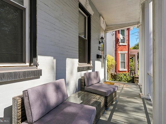 4th image of 317 Walnut St