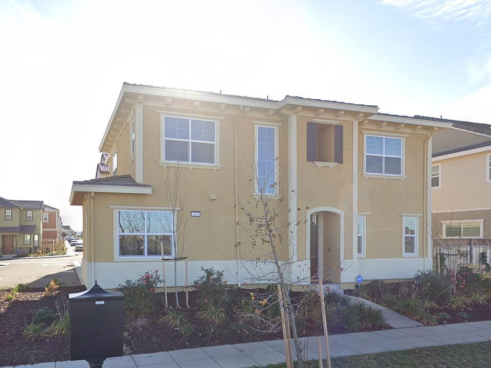 1st image of 424 E Teixeira Ave