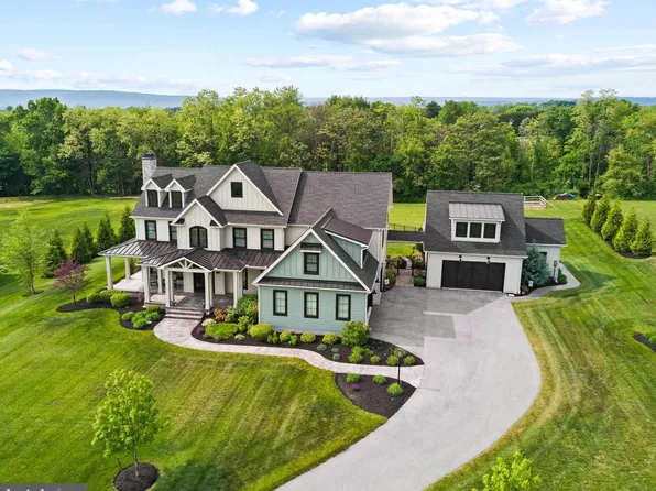 7178 Sterling Rd, Harrisburg, PA 17112