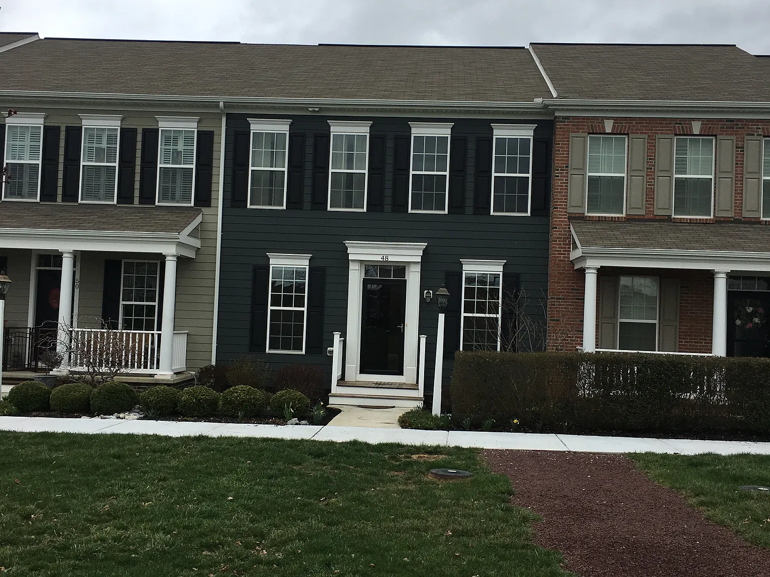 3 bed, 2.5 bath, 1920 sqft, $2,300 — Photo 1