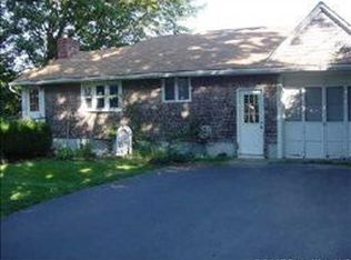 257 Sprague St, Portsmouth, RI 02871