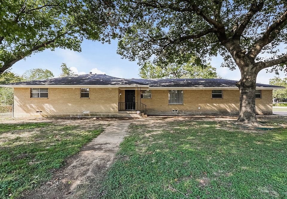 1st image of 831 Nature Dr