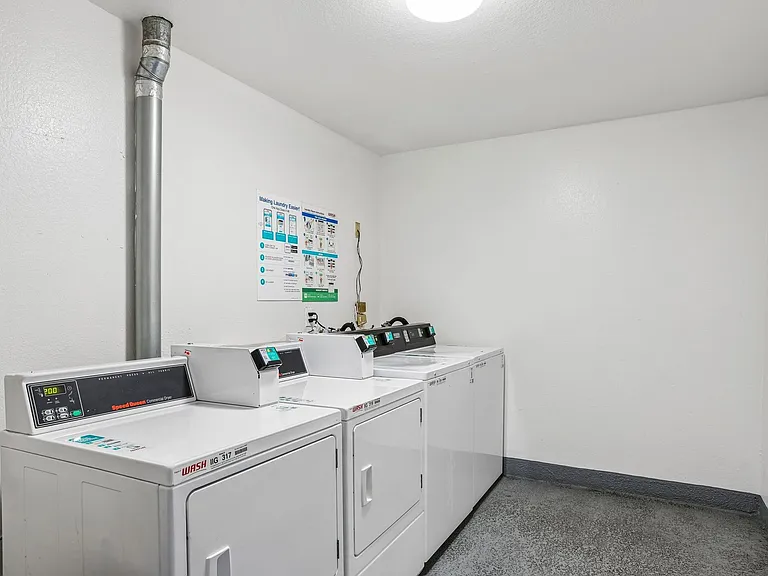 8541 Foothill Blvd., Sunland — Photo 7
