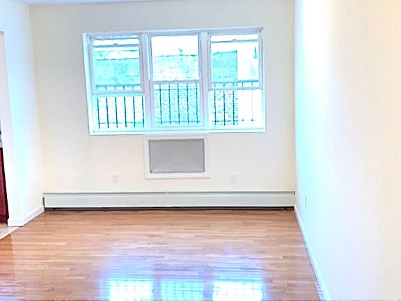 3rd image of 845 E 218th St APT 4