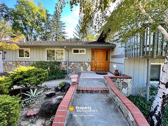 2nd image of 118 El Cerro Ct