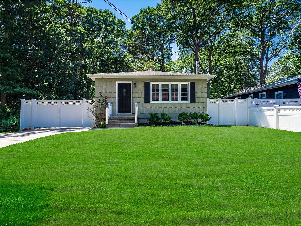 1st image of 208 Tyler Ave