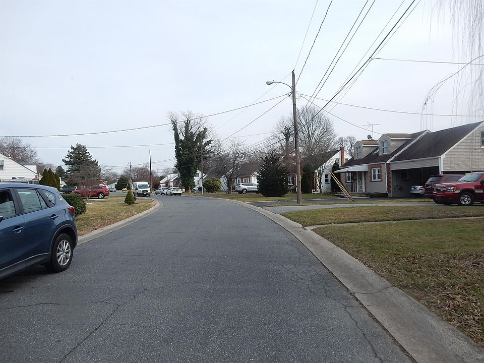 2nd image of 323 W Van Buren Ave