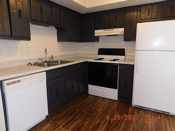 5th image of 827 Sky Blue Dr #827