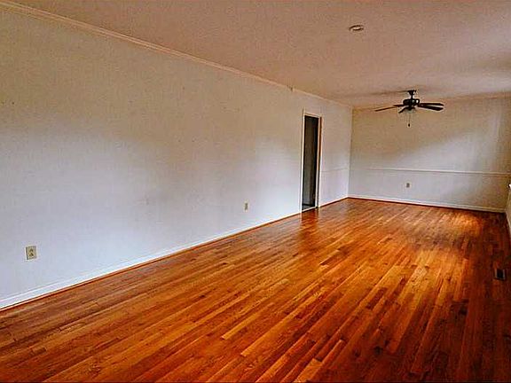 3rd image of 313 Sherwood Dr