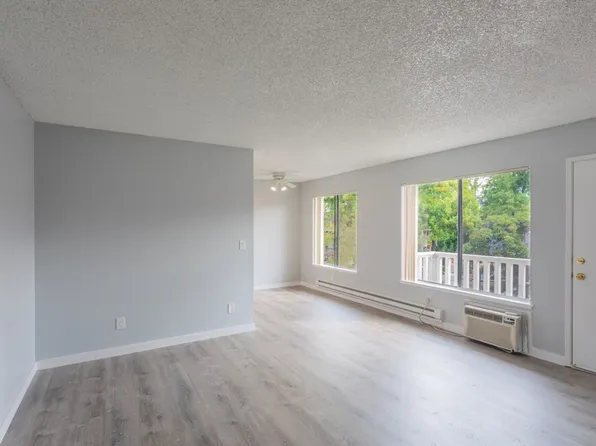 Del Coronado Apartments