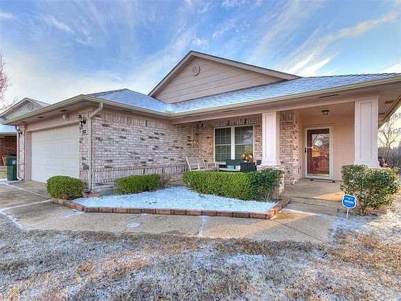 4th image of 2032 Cloverdale Ln