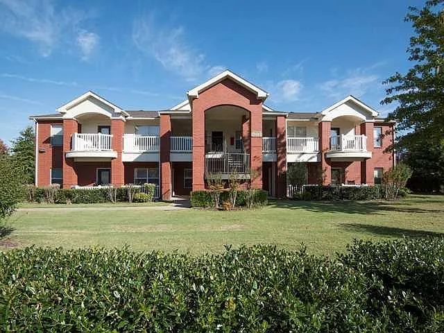 The Greens on Blossom Way Apartments — Photo 11