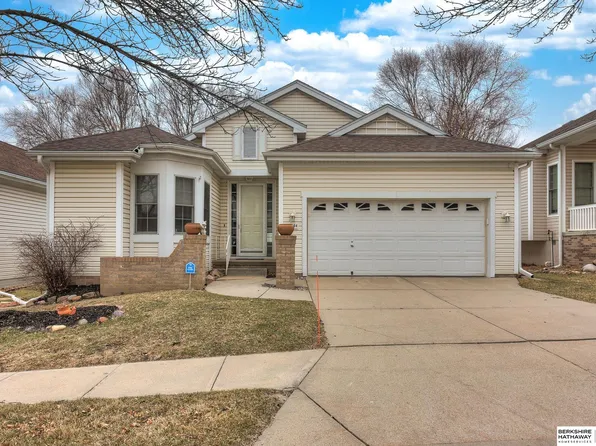 17164 Hickory Plz, Omaha, NE 68130
