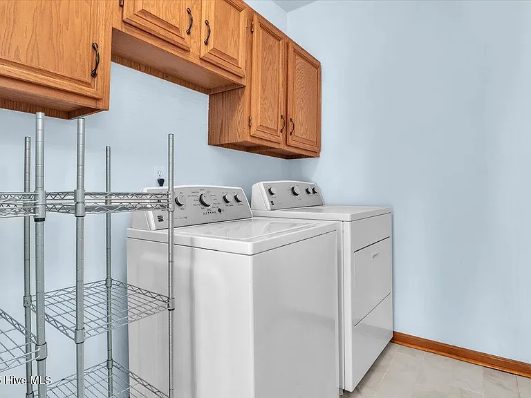 7071 Old Oak Rd NW — Photo 48