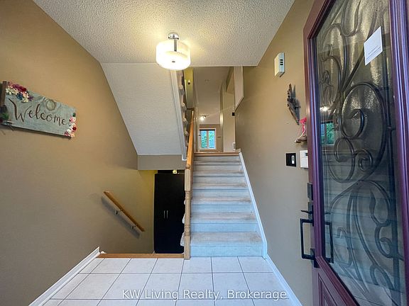 2nd image of 60 Coburg Cres