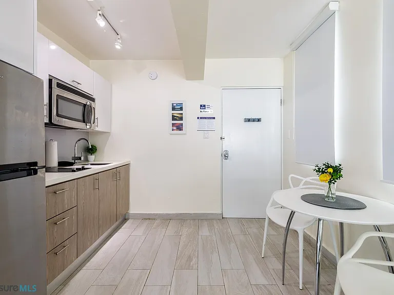 1408 Calle Aldea #2A — Photo 20