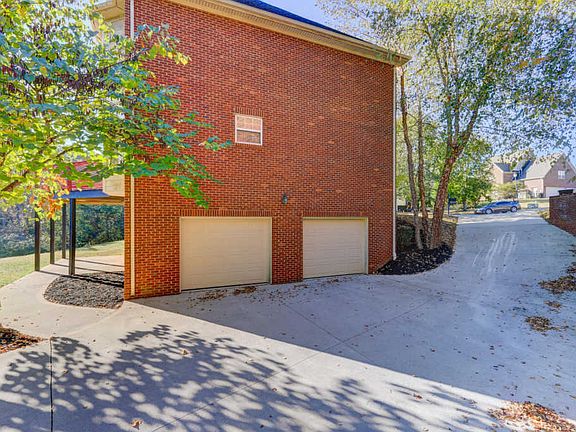 3rd image of 12700 Early Woods Ln